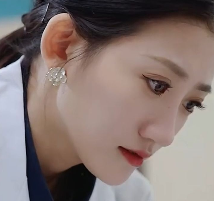 叶少的假面毒妻第03集